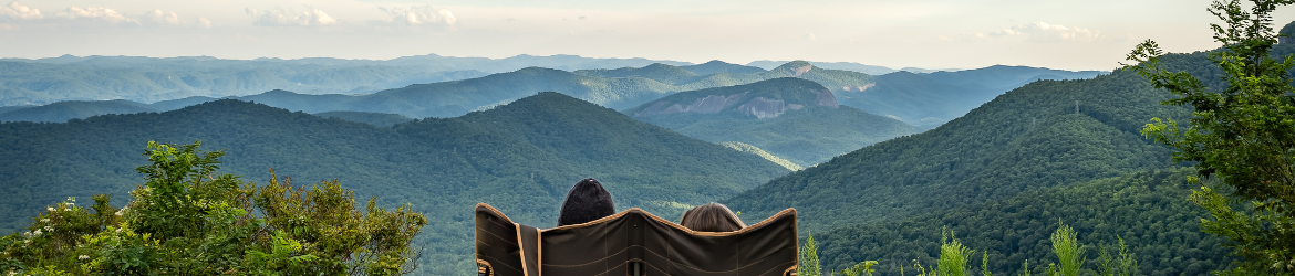 Couple sitting overlooking Looking Glass.
